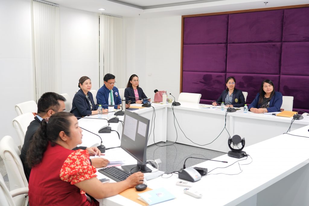 คณะพยาบาลศาสตร์และวิทยาการสุขภาพ จัดการประชุมเพื่อนำเสนอกรอบแนวคิดและร่างหลักสูตรสาธารณสุขศาสตรดุษฎีบัณฑิต สาขาการบริหารสาธารณสุขและสุขภาวะโลก (หลักสูตรใหม่ พ.ศ. 2568)