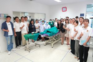 คณะพยาบาลศาสตร์และวิทยาการสุขภาพ มหาวิทยาลัยราชภัฏเพชรบุรี ให้การต้อนรับนักศึกษาชาวต่างชาติ หลักสูตรครุศาสตรมหาบัณฑิต สาขาวิชาหลักสูตรและการสอน เข้าศึกษาดูงาน ณ ศูนย์ SIRCOP