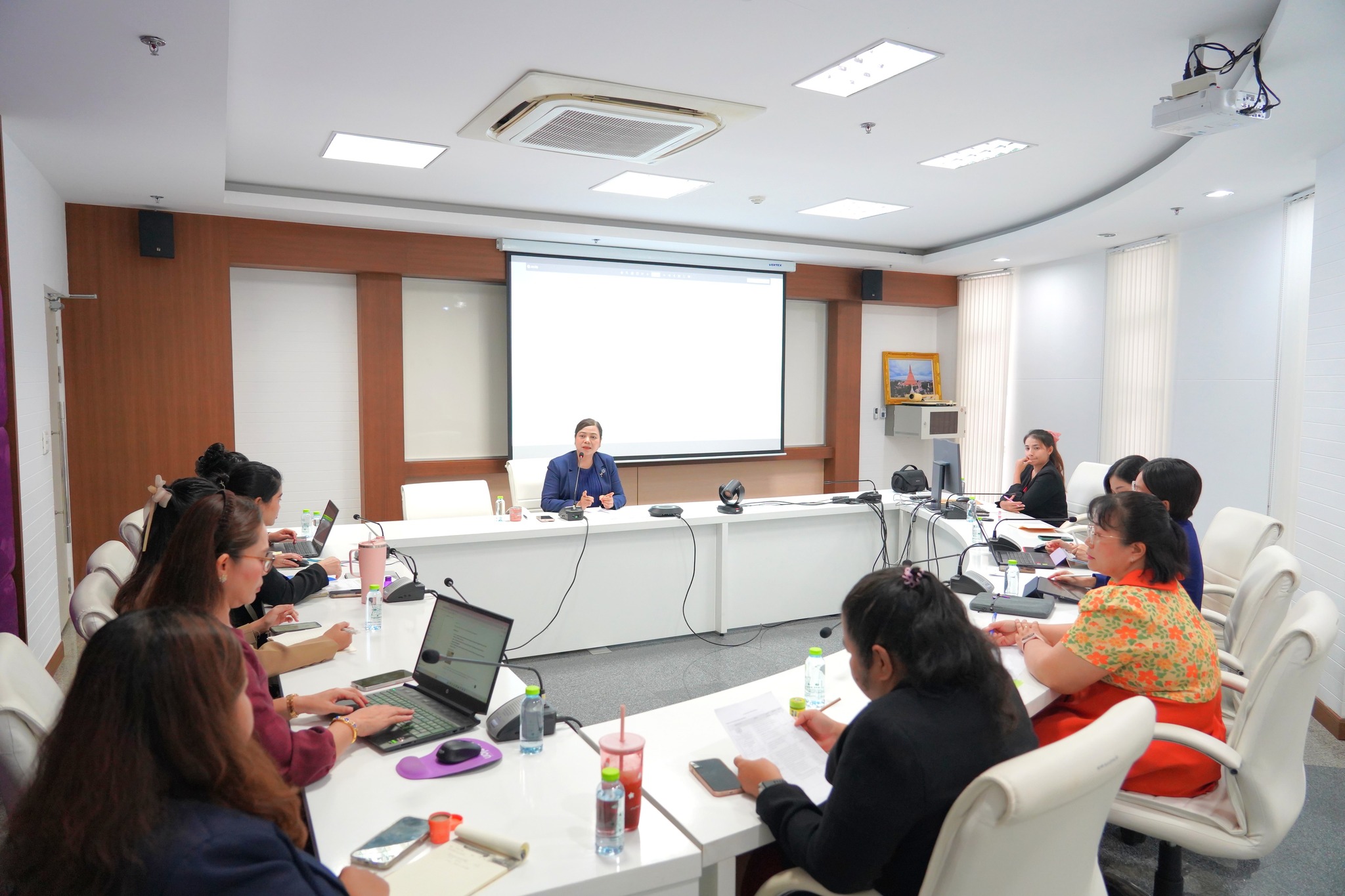 คณะพยาบาลศาสตร์และวิทยาการสุขภาพ จัดประชุมเพื่อถ่ายทอดข้อมูลจากการประชุมระดับมหาวิทยาลัยและกำหนดแนวทางดำเนินงานในระดับคณะ